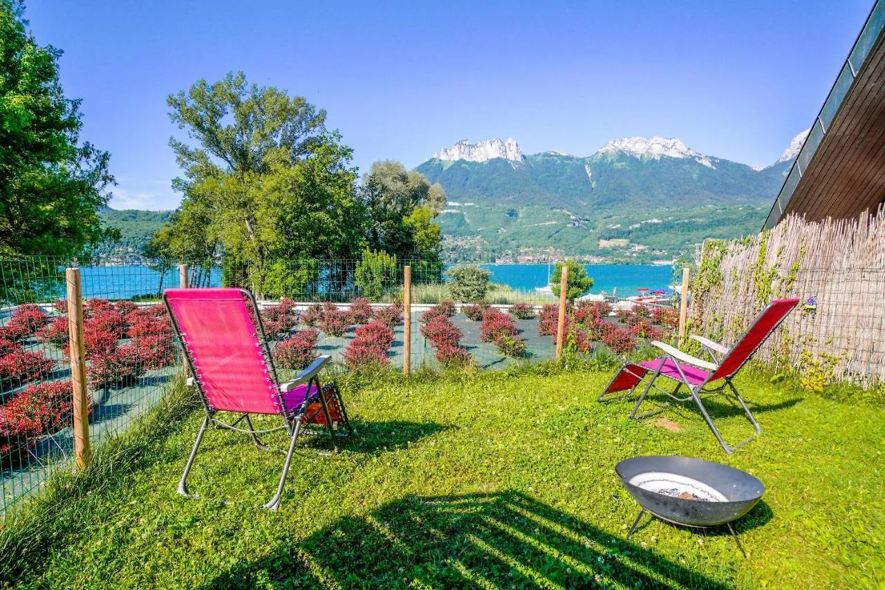 CABANA&Les pieds dans l'eau Duingt France