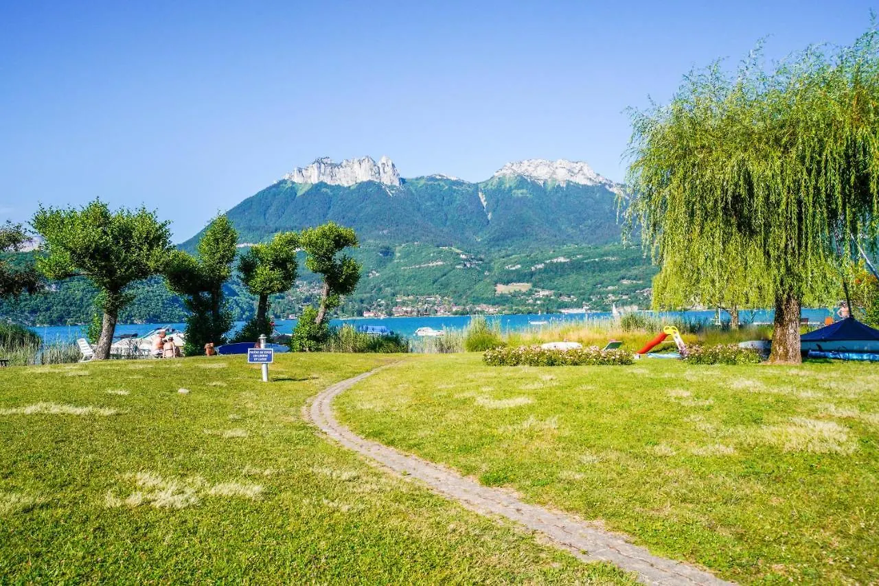 CABANA&Les pieds dans l'eau Duingt 0*,  France