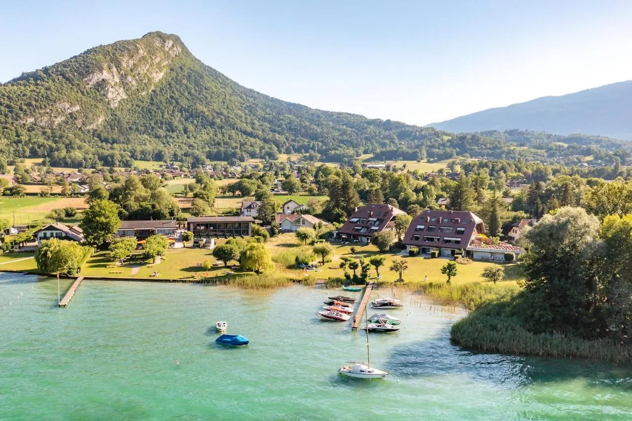 CABANA&Les pieds dans l'eau Duingt